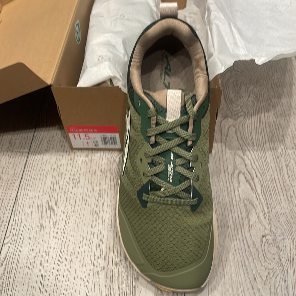 Brand new Altra Lone Peak 9+ - Picture 4 of 5